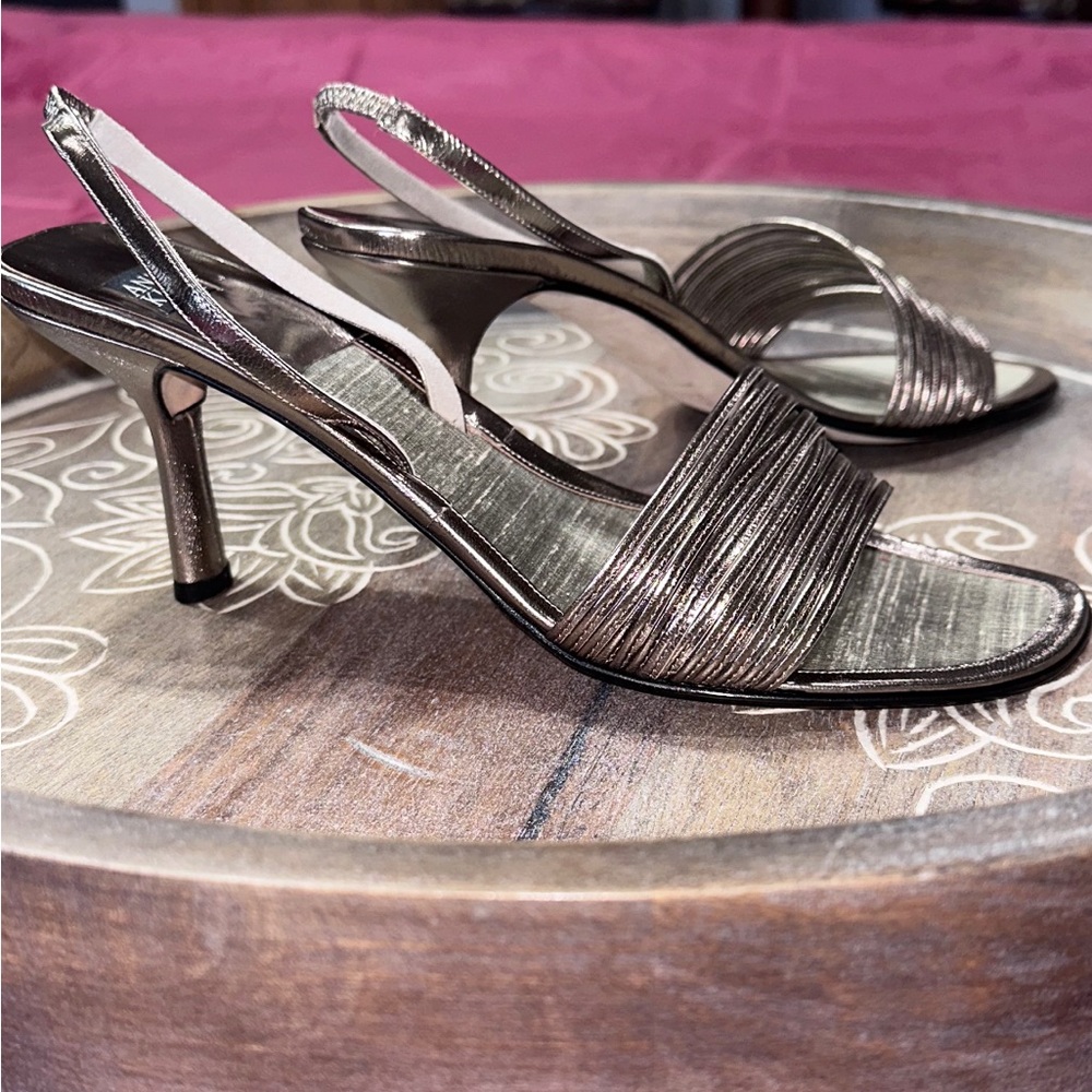 ANNE KLEIN (New)